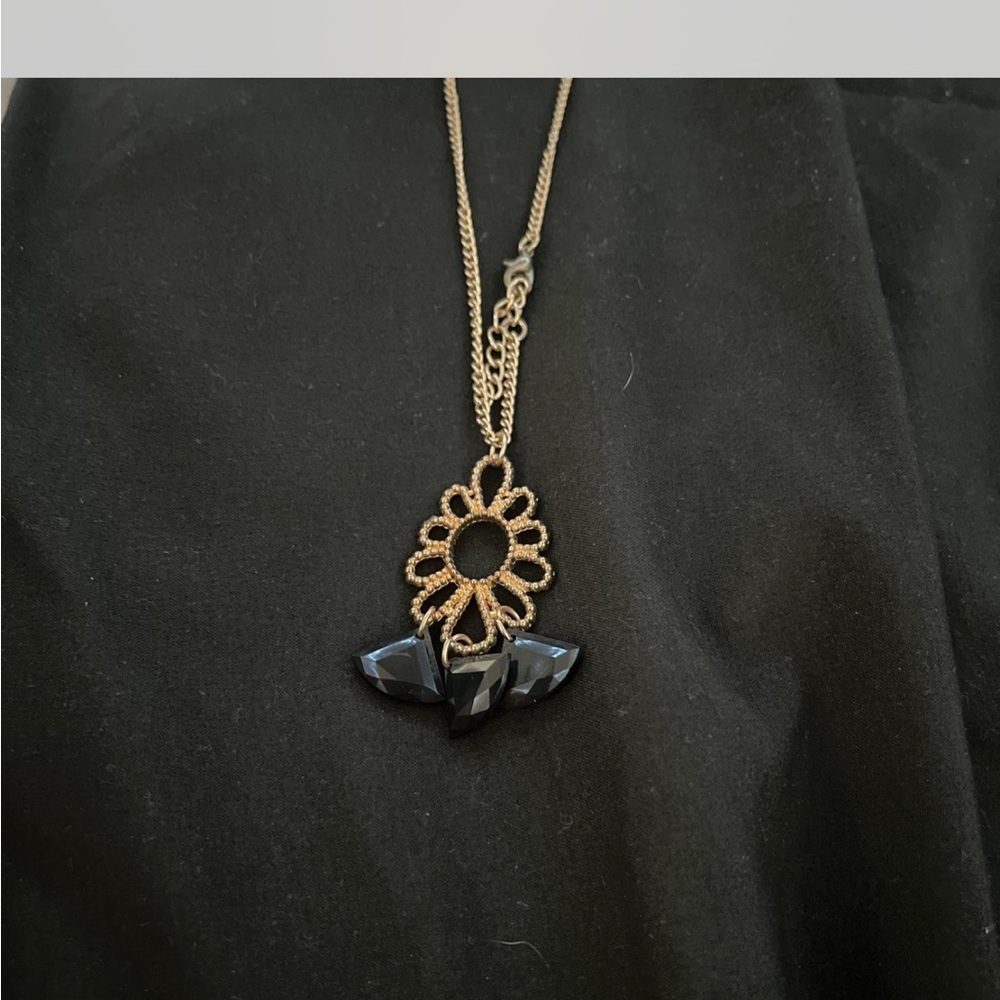 Elegant Black and Gold Pendant Necklace
